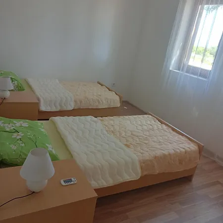 Kuca Za Odmor Mira Blizu Biograda Na Moru Nyaraló Donja Jagodnja