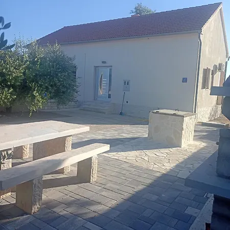 펜션 Kuca Za Odmor Mira Blizu Biograda Na Moru Donja Jagodnja