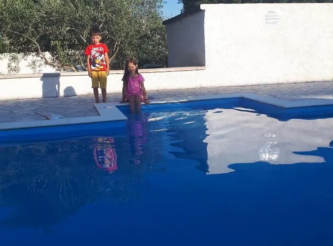 Kuca Za Odmor Mira Blizu Biograda Na Moru Vakantiehuis Donja Jagodnja